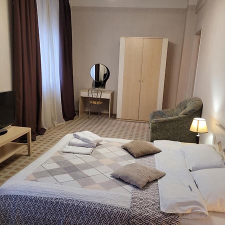 Home Hotel Apartments On Khreshchatyk Area Kiev Esterno foto