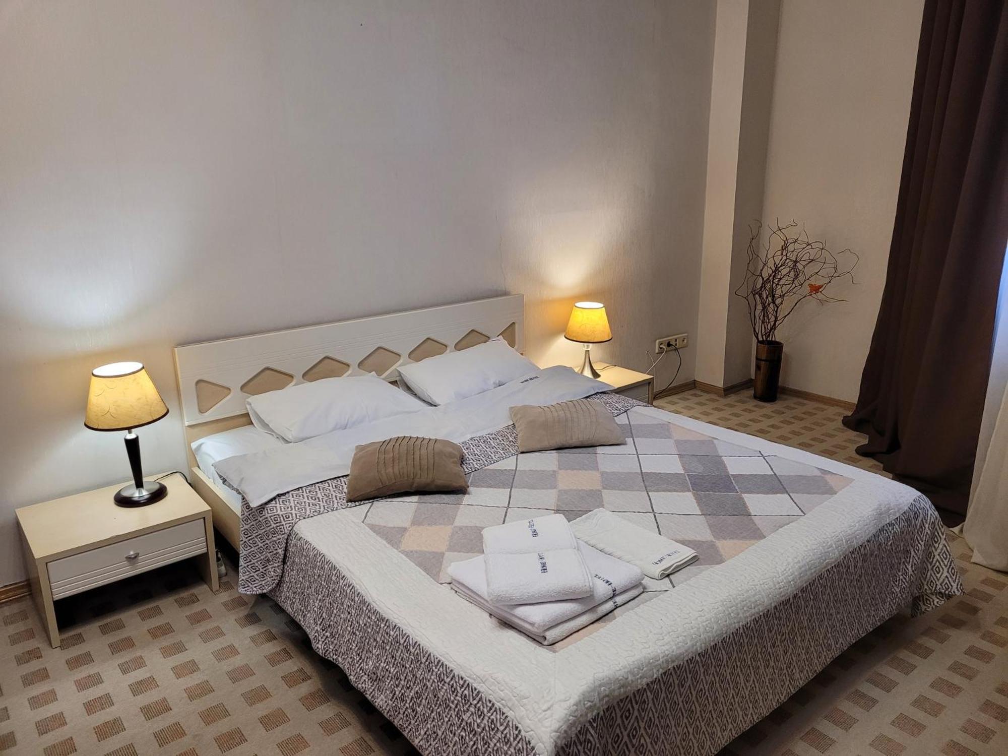 Home Hotel Apartments On Khreshchatyk Area Kiev Esterno foto