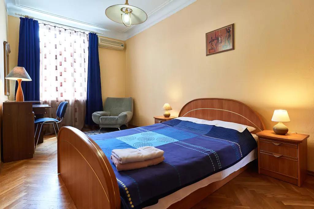 Home Hotel Apartments On Khreshchatyk Area Kiev Esterno foto