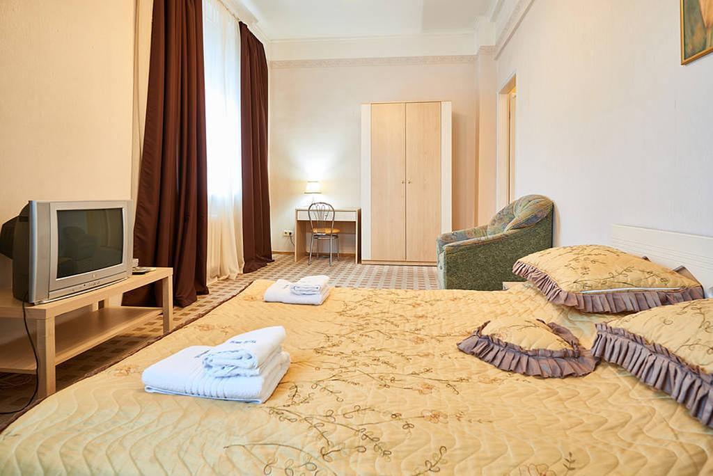 Home Hotel Apartments On Khreshchatyk Area Kiev Esterno foto