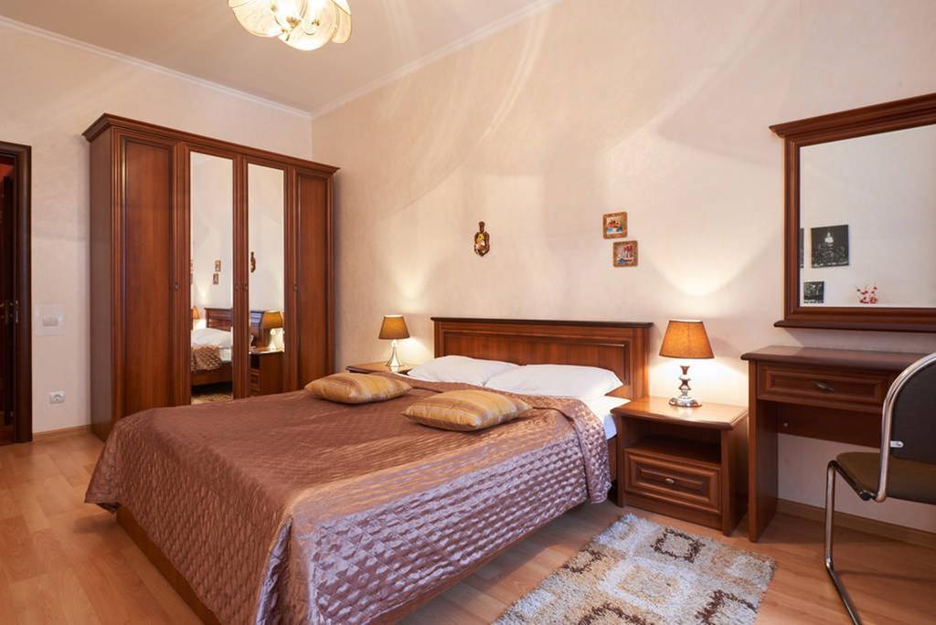 Home Hotel Apartments On Khreshchatyk Area Kiev Esterno foto