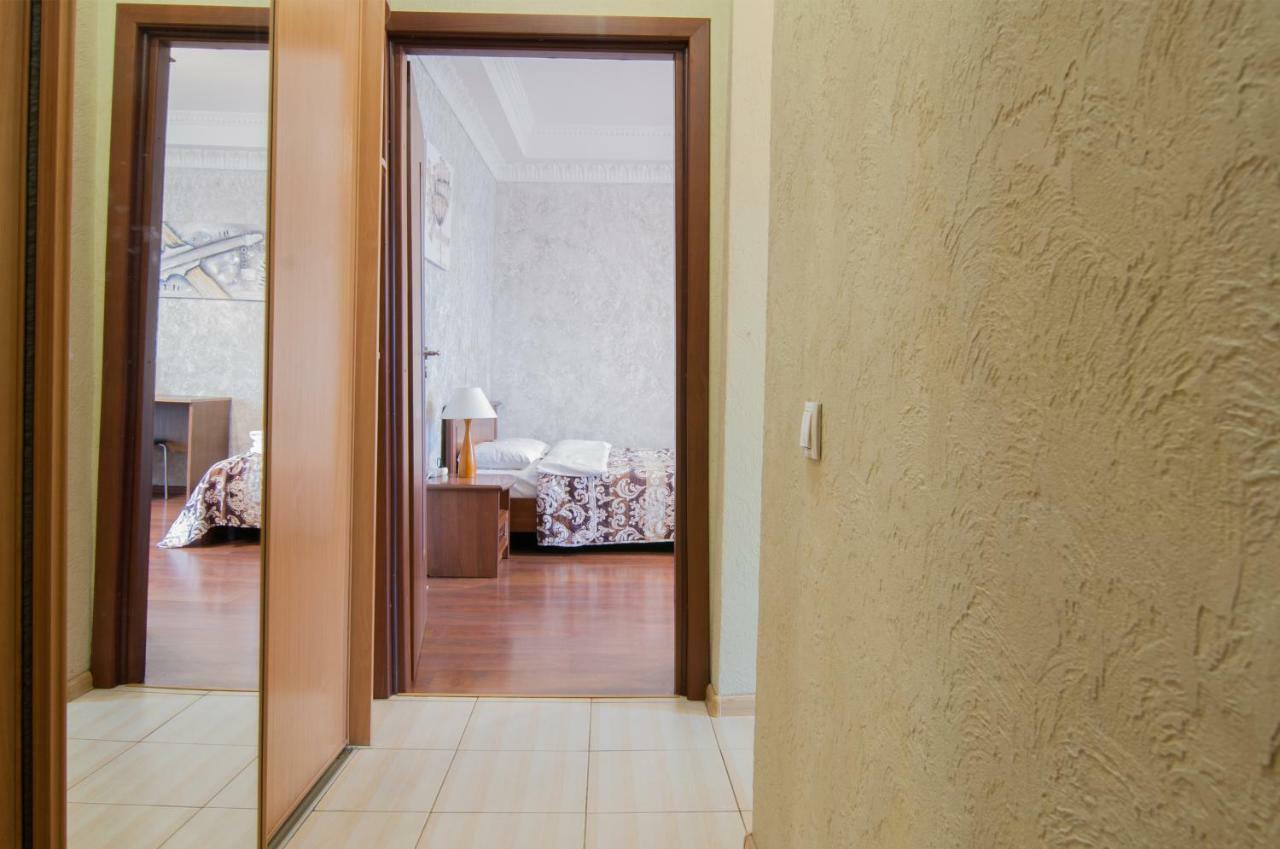 Home Hotel Apartments On Khreshchatyk Area Kiev Esterno foto